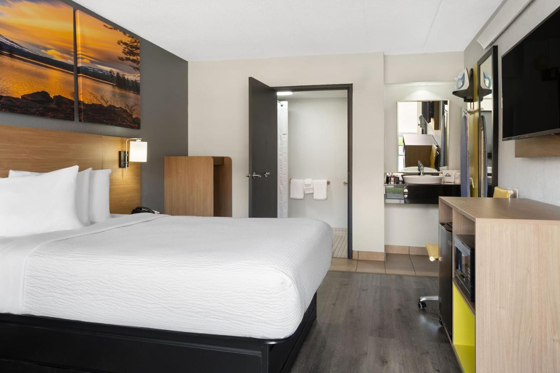 Days Inn By Wyndham Columbus Worthington Экстерьер фото