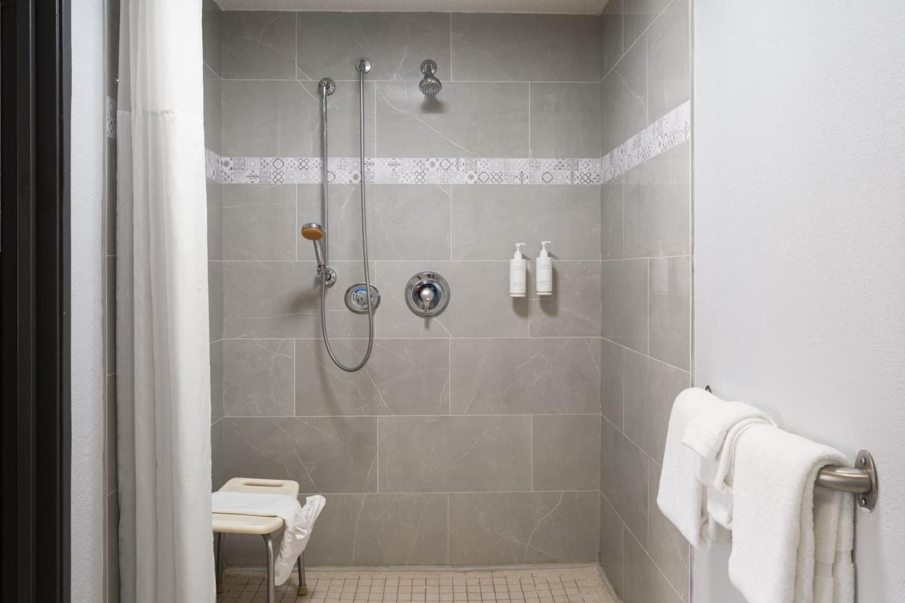 Days Inn By Wyndham Columbus Worthington Экстерьер фото