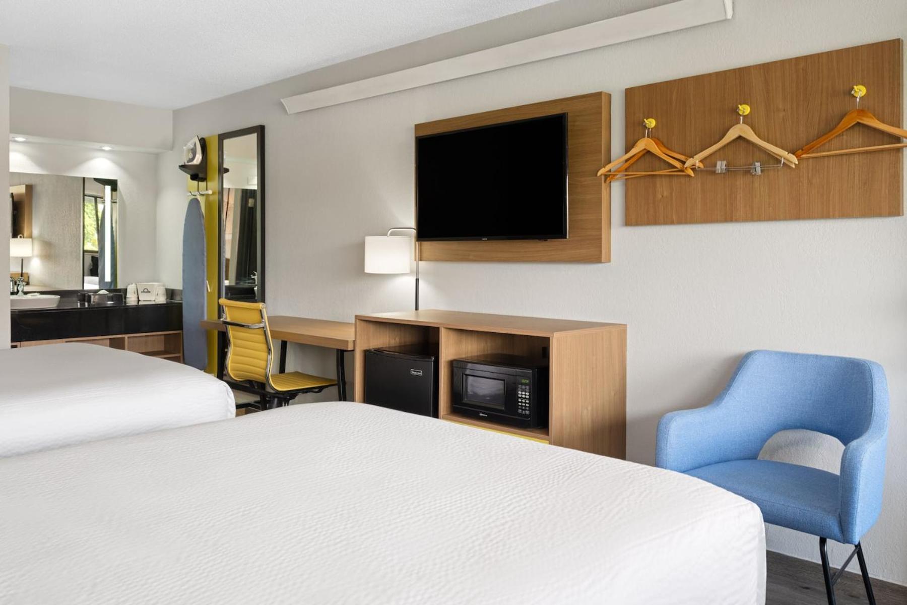 Days Inn By Wyndham Columbus Worthington Экстерьер фото