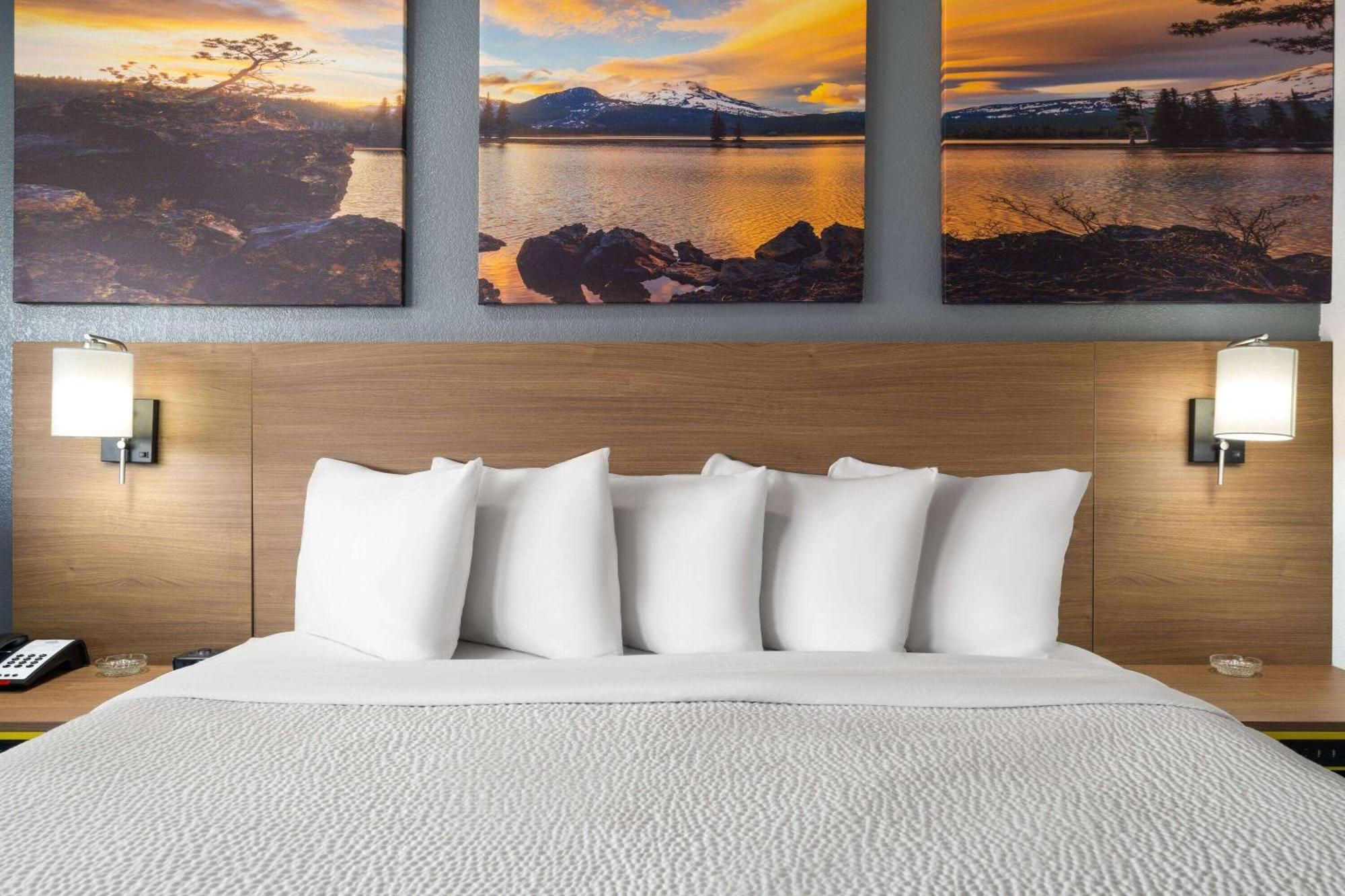 Days Inn By Wyndham Columbus Worthington Экстерьер фото