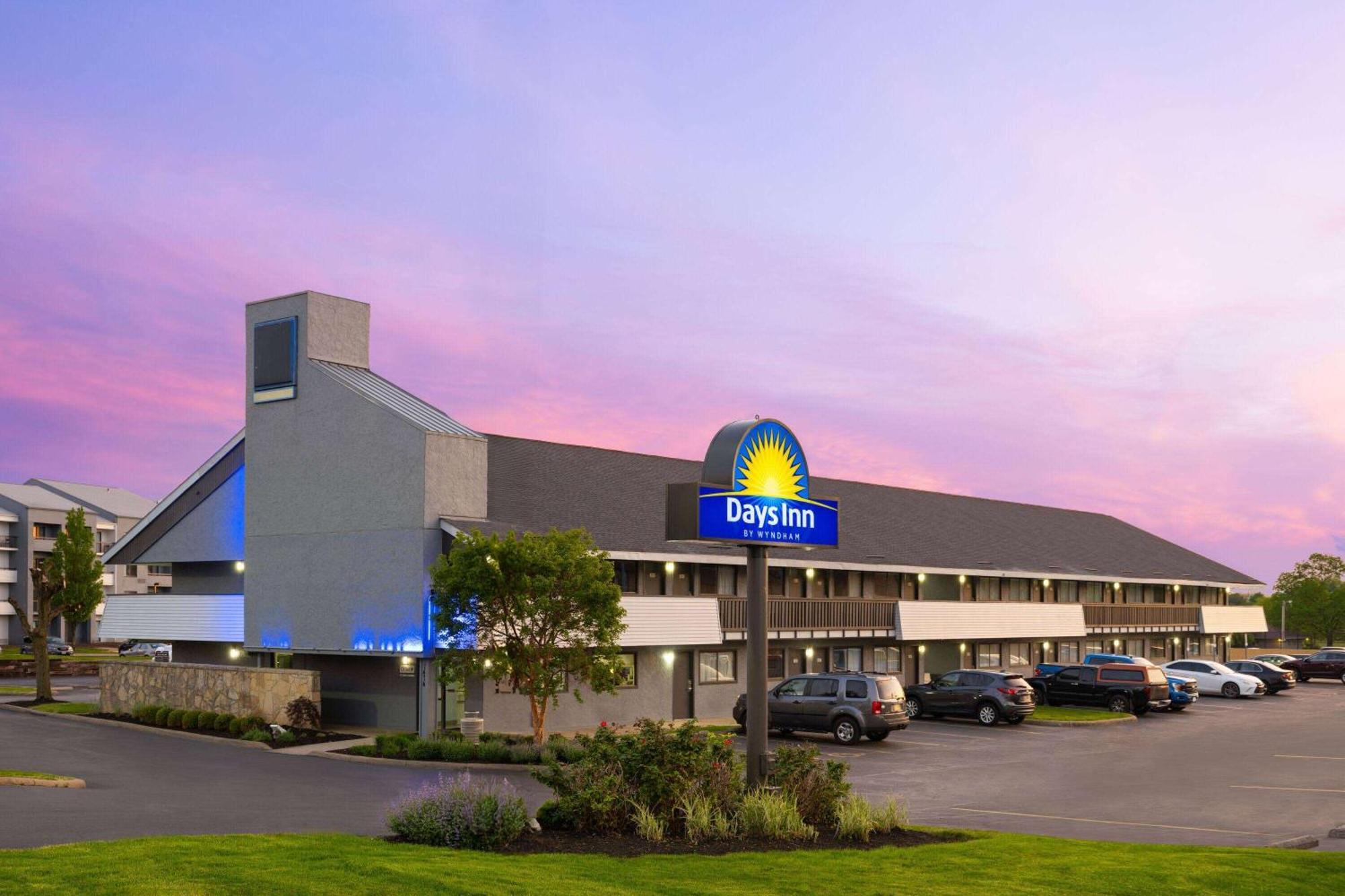 Days Inn By Wyndham Columbus Worthington Экстерьер фото