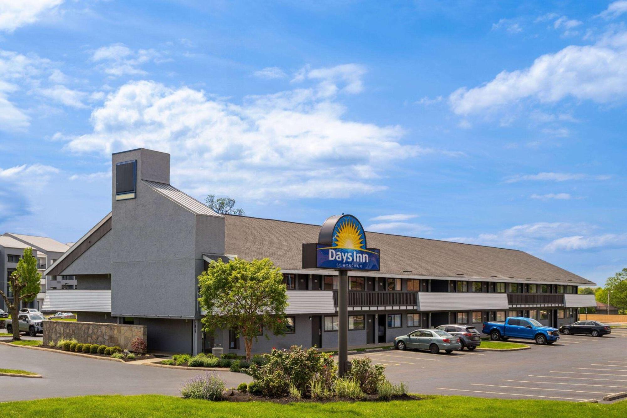 Days Inn By Wyndham Columbus Worthington Экстерьер фото